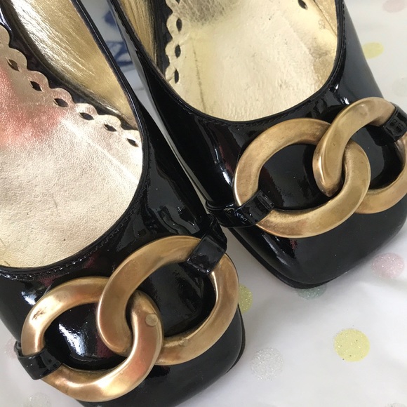JUICY COUTURE Made in Italy Black Patent Leather Sling Back 2” Heels Size 6 - Picture 3 of 8